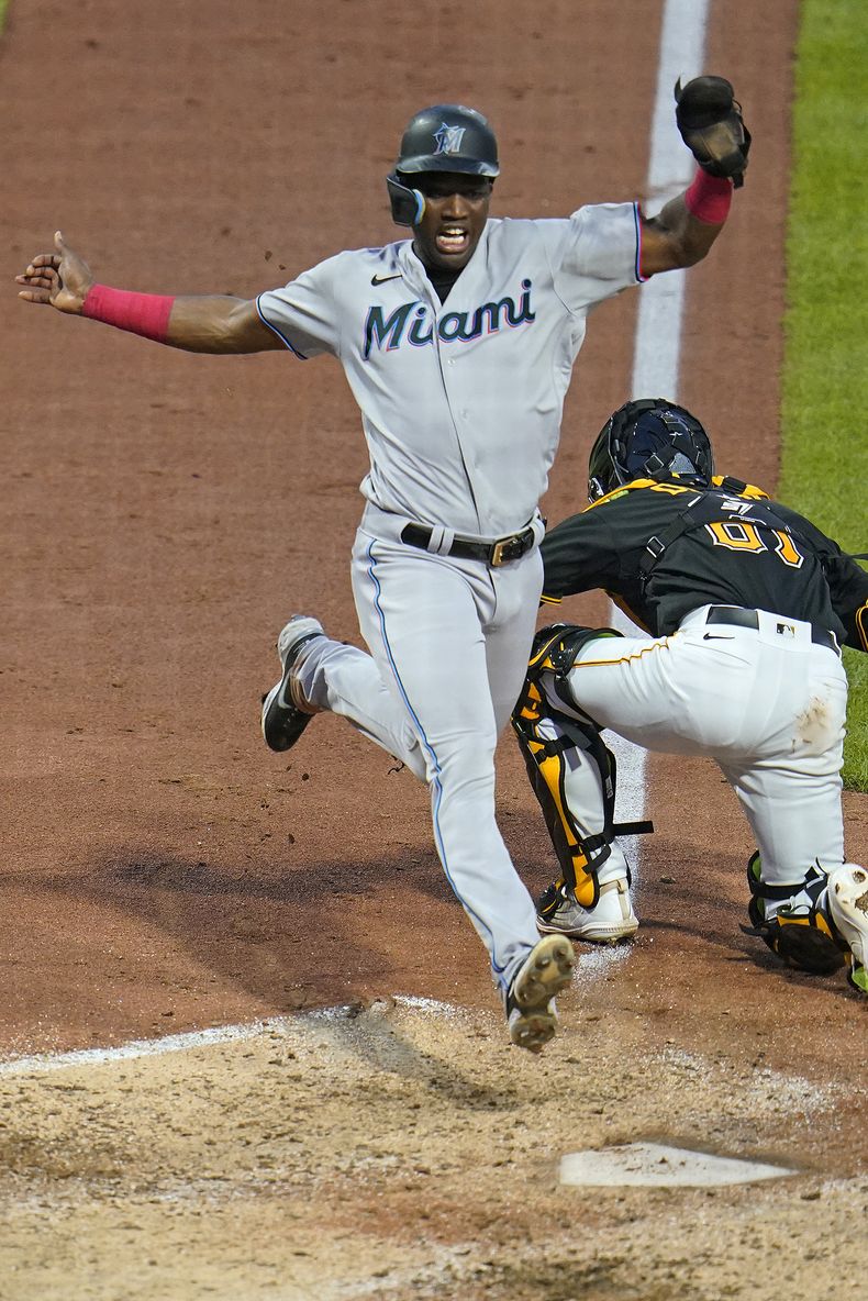 DEP-BEI MARLINS-PIRATAS
