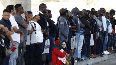 EEUU: Negar asilo podría agravar hacinamiento de migrantes