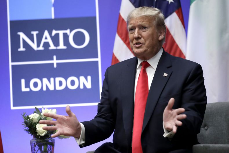 ARCHIVO - El presidente de Estados Unidos, Donald Trump, interviene en una cumbre de la OTAN, el 4 de diciembre de 2019, en Watford, Inglaterra. (AP Foto/ Evan Vucci, archivo)