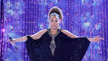 americateve | Jennifer López rinde homenaje a Celia Cruz en los American Music Awards