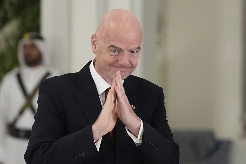 El presidente de la FIFA Gianni Infantino previo a la cena de estado del emir Sheikh Tamim bin Hamad Al Thani con el presidente de Estados Unidos, Donald Trump, en el Palacio de Lusail, el miércoles 14 de mayo de 2026, en Doha, Qatar. (AP Foto/Alex Brandon)