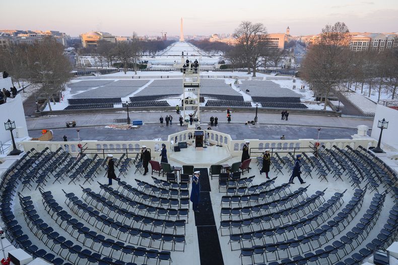 ARCHIVO - Miembros de las fuerzas militares de Estados Unidos durante un ensayo el 12 de enero de 2025 en el Capitolio federal, en Washington, previo a la toma de posesión del presidente electo Donald Trump. (AP Foto/Pablo Martinez Monsivais, Archivo)