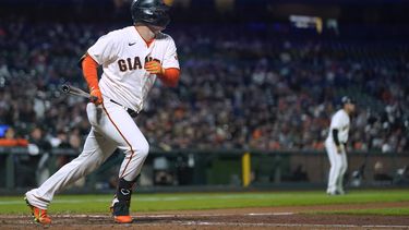 Gigantes ganan a Rockies y mantienen aspiraciones de playoff