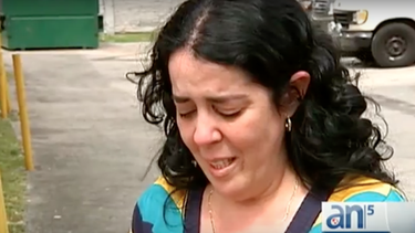 roban el auto de una mujer en hialeah