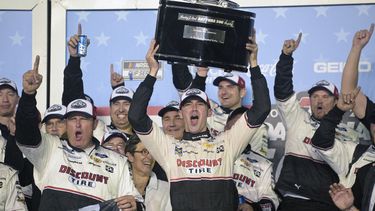 Cindric gana Daytona 500 en cumpleaños 85 de Penske