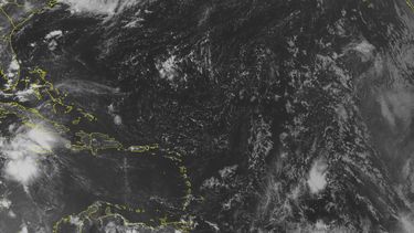 Tormenta tropical Earl será huracán antes de tomar tierra