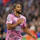 Dominic Calvert-Lewin celebra tras anotar un gol para Everton en el empate 2-2 contra Leicester en la Liga Premier, el lunes 1 de mayo de 2023. (Mike Egerton/PA vía AP)