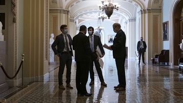 Demócratas en Senado cierran acuerdo de ayudas al desempleo