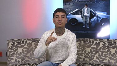 Natanael Cano posa durante una entrevista en la Ciudad de México, el martes 1 de julio de 2025. (Foto AP/Berenice Bautista)