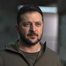 El presidente ucraniano Volodymyr Zelenskyy posa para una fotografía después de su entrevista con The Associated Press en Járkiv, Ucrania, el 30 de noviembre de 2023. (Foto AP/Efrem Lukatsky, Archivo)