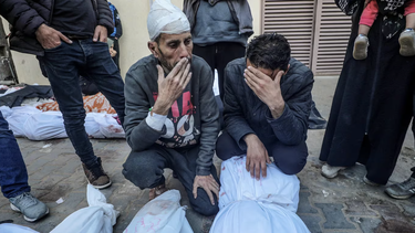 la lucha continua en los hospitales de gaza: israel arresta a 500 sospechosos en al shifa y neutraliza a 20 en al amal