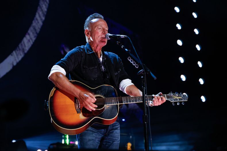 Bruce Springsteen actúa en el Festival Power To The People el sábado 3 de octubre de de 2026, en Columbia, Maryland. (AP Foto/Alyssa Piazza)