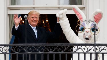 Trump participa en ceremonia de huevos de Pascua