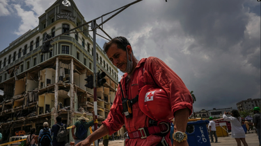 incognitas y escombros a un ano de la explosion del hotel saratoga de cuba