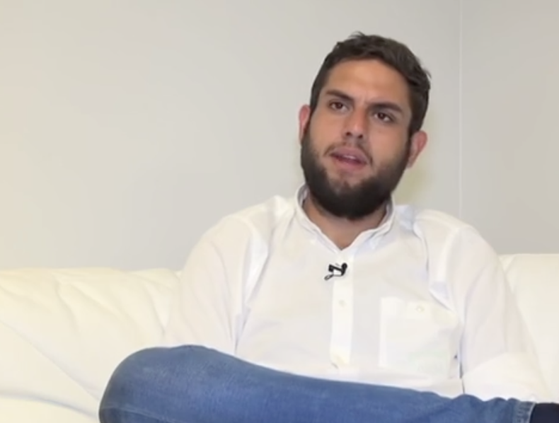 Juan_Requesens_talking_to_VOA_in_2017.png