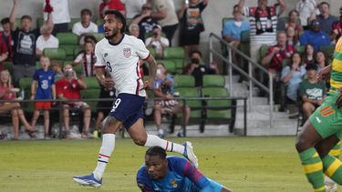 Ferreira marca 4 goles; EEUU apabulla a Granada