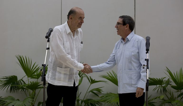 Colombia: Delegación viaja a Cuba para acercamiento con ELN