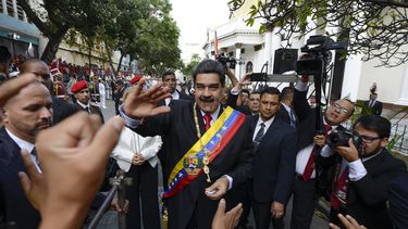 Maduro acusa de conspiración a diplomático de EEUU