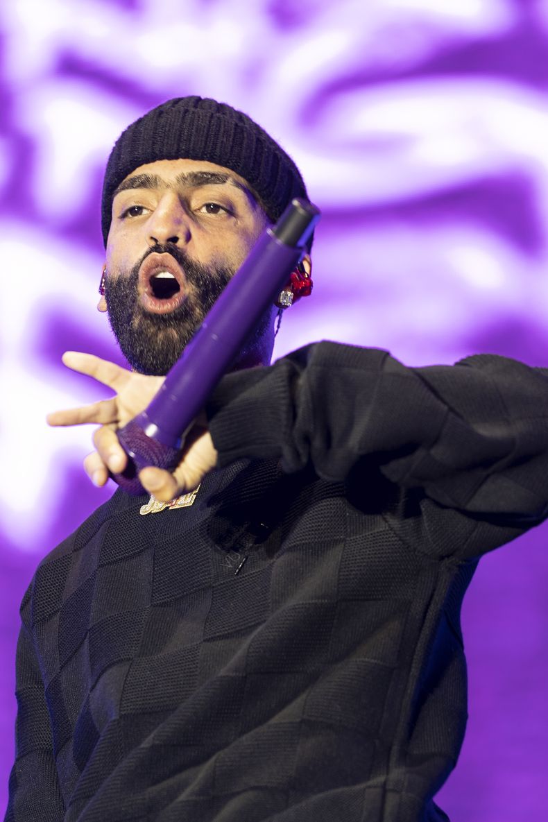 El cantante estadounidense Arcángel durante su concierto en el Coca-Cola Flow Fest en la Ciudad de México el domingo 24 de noviembre de 2024. (Foto AP/Félix Márquez)