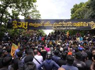 sri lanka: policia usa gas lacrimogeno contra manifestantes