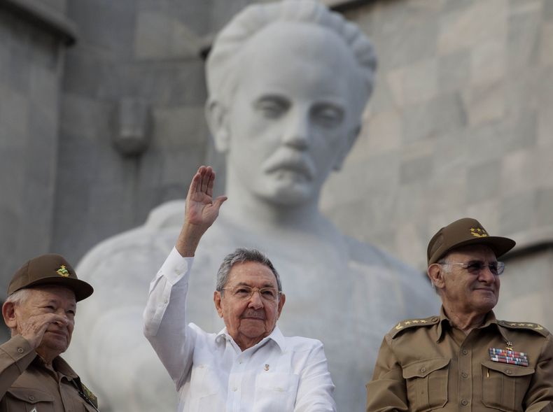 CAR-GEN_CUBA-MINISTRO_RENUNCIA-0.jpg