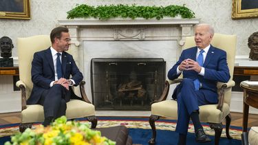 El presidente Joe Biden se reúne con el primer ministro sueco Ulf Kristersson en la Oficina Oval de la Casa Blanca, el miércoles 5 de julio de 2023, en Washington. (AP Foto/Evan Vucci)