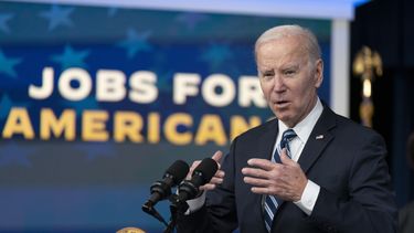 Biden ve economía resplandeciente; republicanos, tinieblas