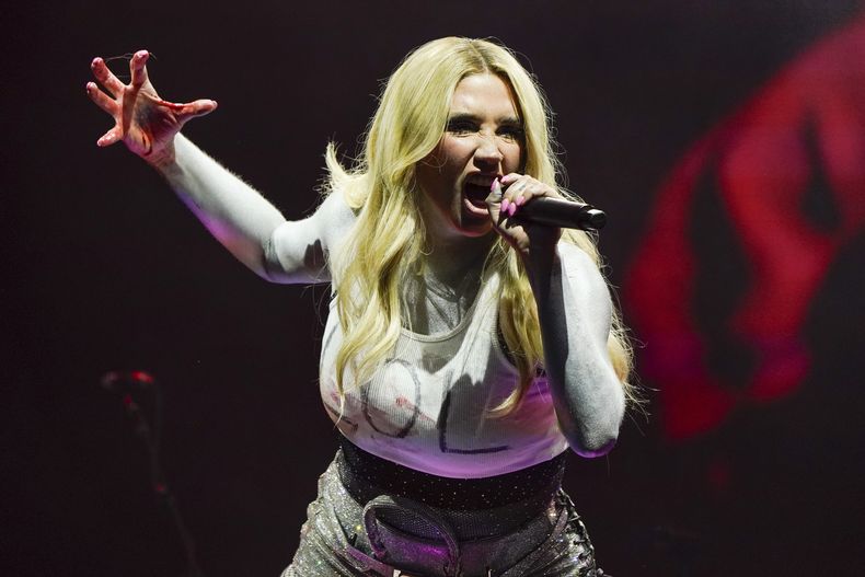 La cantante estadounidense Kesha durante su concierto en el festival HERA HSBC en la Ciudad de México el sábado 24 de agosto de 2024. (Foto AP/Aurea Del Rosario)
