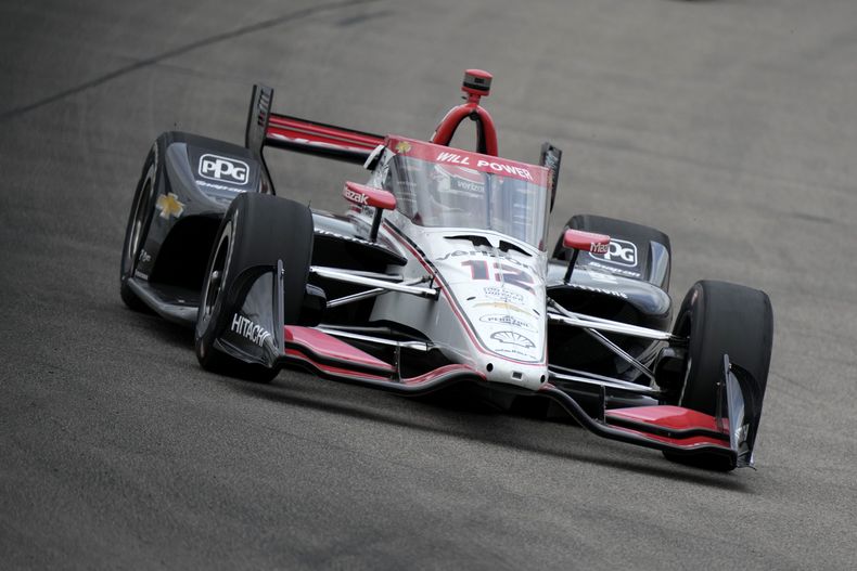 Will Power conduce su auto en la carrera en Iowa Speedway de la IndyCar el domingo 14 de julio del 2024. (AP Foto/Charlie Neibergall)