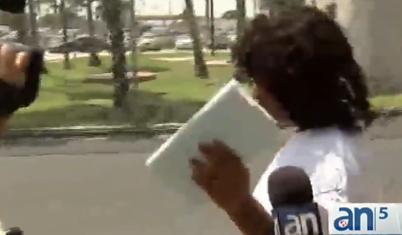 Ya están en libertad los padres que dejaron a sus pequeños dentro de un auto en el estacionamiento del casino de Hialeah para entrar a jugar.