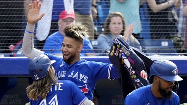 Con 2 jonrones de Bichette, Azulejos se imponen a Rojos