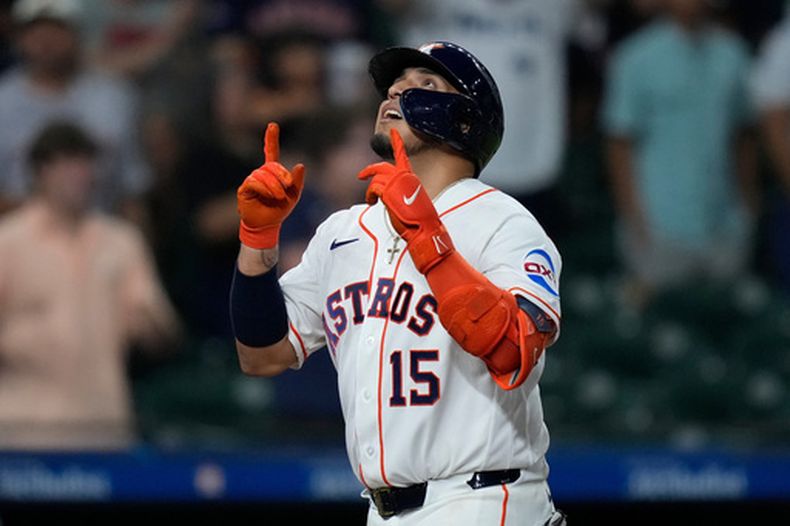 El mexicano Isaac Paredes, de los Astros de Houston, festeja su jonrón ante los Marlins de Miami, el miércoles 22 de julio de 2026 (AP Foto/Kevin M. Cox)