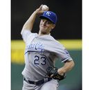 Greinke sigue un año con los Reales, firma por 8,5 millones