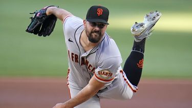 Rodón luce en la loma; Gigantes se imponen 2-0 a Piratas