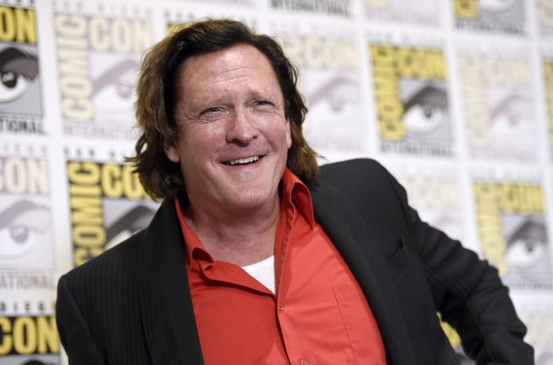 ARCHIVO - Michael Madsen aparece en la línea de prensa de The Hateful Eight en la Comic-Con International el 11 de julio de 2015, en San Diego. (Foto Chris Pizzello/Invision/AP, archivo)