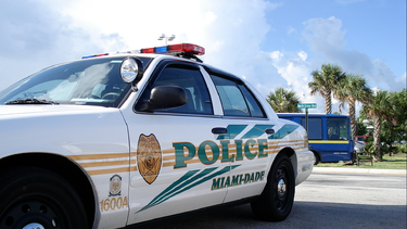 arrestan a policia de miami acusado de estrangular a su esposa