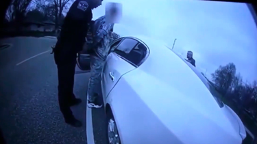 publican las imagenes de la camara corporal de la policia que mato al afroamericano daunte wright en minneapolis