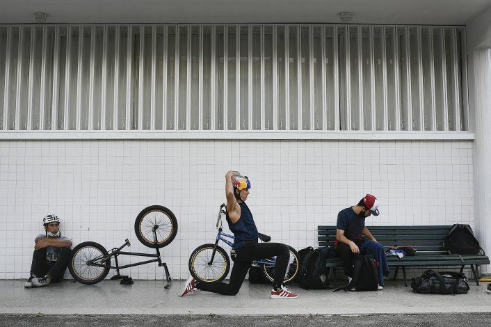 Venezolano improvisa y entrena BMX con la vista en Tokio
