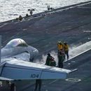 En esta fotografía, proporcionada por la Marina de Guerra de Estados Unidos, un F/A-18 Super Hornet se prepara para despegar de la cubierta de vuelo del portaaviones de clase Nimitz USS Theodore Roosevelt, el 5 de julio de 2024, en el Mar de China Meridional. (Marinero Aaron Haro Gonzalez/Marina de Guerra de Estados Unidos via AP)