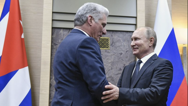 rusia preve dar un respiro financiero a su aliado cubano, pero no sera gratis