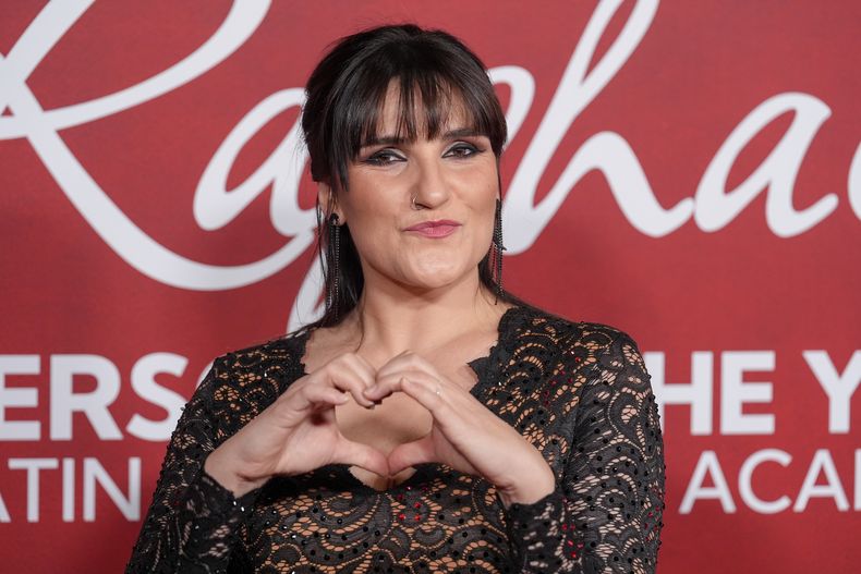 Rozalén llega a la 26ª ceremonia de la Persona del Año de los Latin Grammy el miércoles 12 de noviembre de 2025 en Mandalay Bay en Las Vegas. (Foto AP/Chris Pizzello)