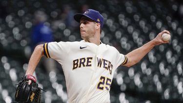 Gigantes firman al zurdo Taylor Rogers, se une a su gemelo