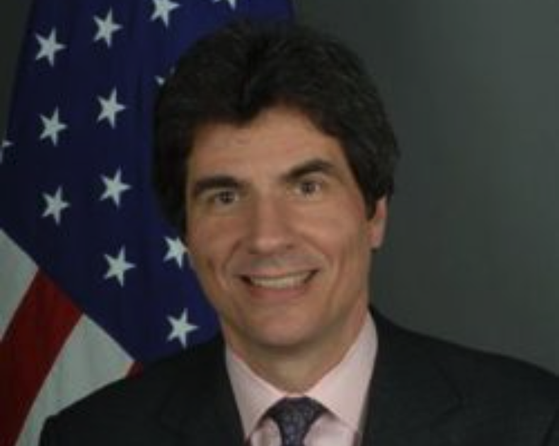 José W. Fernández.png