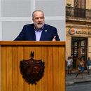 CUBA LE ABRE LA PUERTA AL CAPITALISMO: Permitirá franquicias de cadenas de comida rápida en el país CUBA LE ABRE LA PUERTA AL CAPITALISMO: Permitirá franquicias de cadenas de comida rápida en el país