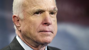 cancela senador mccain tratamientos contra cancer cerebral
