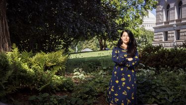 Nombran poeta laureada de EEUU a Ada Limón