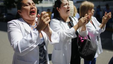 Enfermeras venezolanas realizan paro de 24 horas