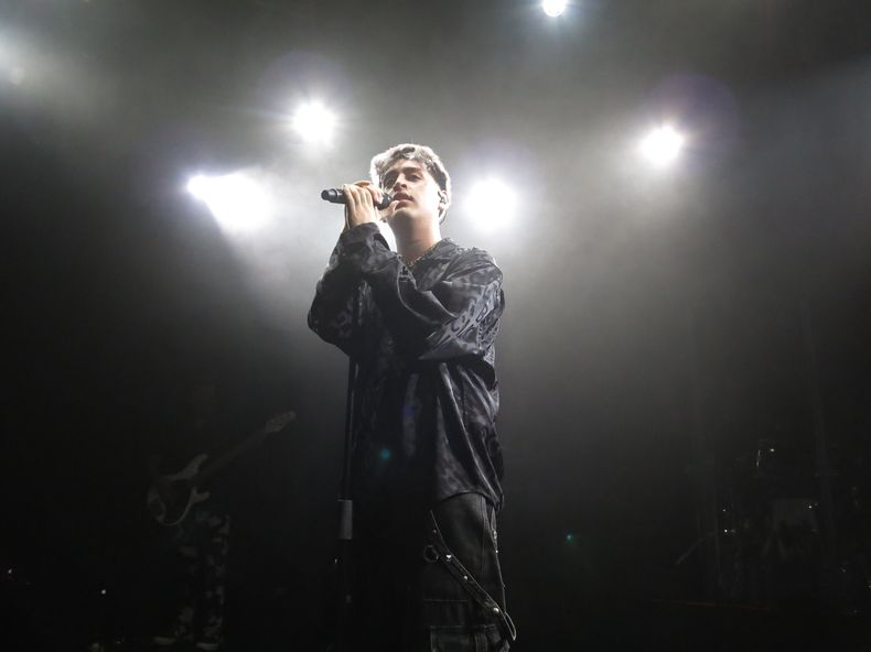 ARCHIVO - Tiago PZK da un concierto en el Lunario de la Ciudad de México el 3 de mayo de 2022. El artista urbano argentino lanzó su segundo álbum Gotti A en julio de 2024 con canciones de salsa, merengue y folclor argentino sin perder su base de rapeo. (Foto AP/Berenice Bautista, archivo)