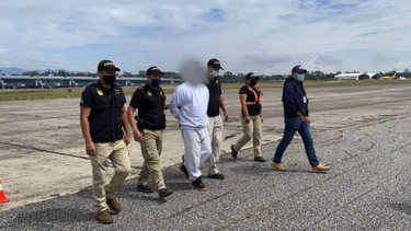 eeuu deporta a guatemalteco acusado de masacre en 1982