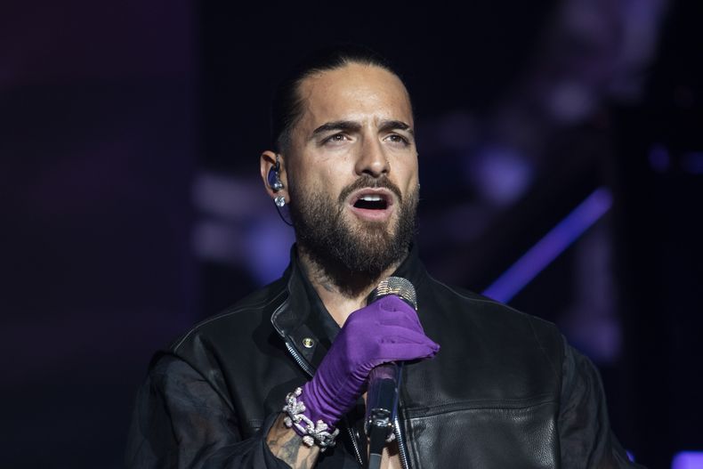 El cantante colombiano Maluma durante su concierto en el Coca-Cola Flow Fest de la Ciudad de México el lunes 27 de noviembre de 2023. (Foto AP/Alejandro Godínez)